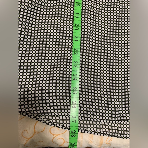 Black and white checkered pattern long sleeve blouse - Picture 7 of 15